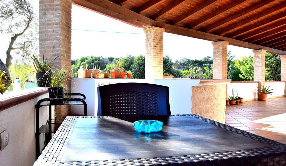 Mi-casa-es-tu-casa-b-and-b-Veranda-esterna-con-cucina-2